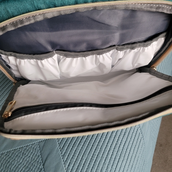 Green Diaper Bag with Bed - Picture 2 of 12